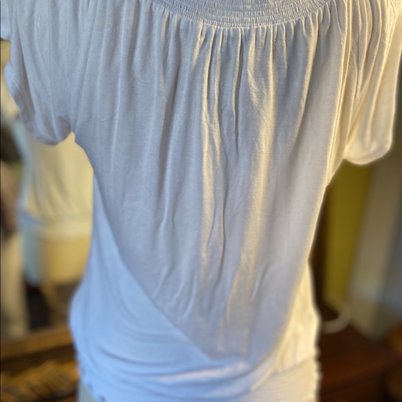 One world white top - Picture 5 of 6